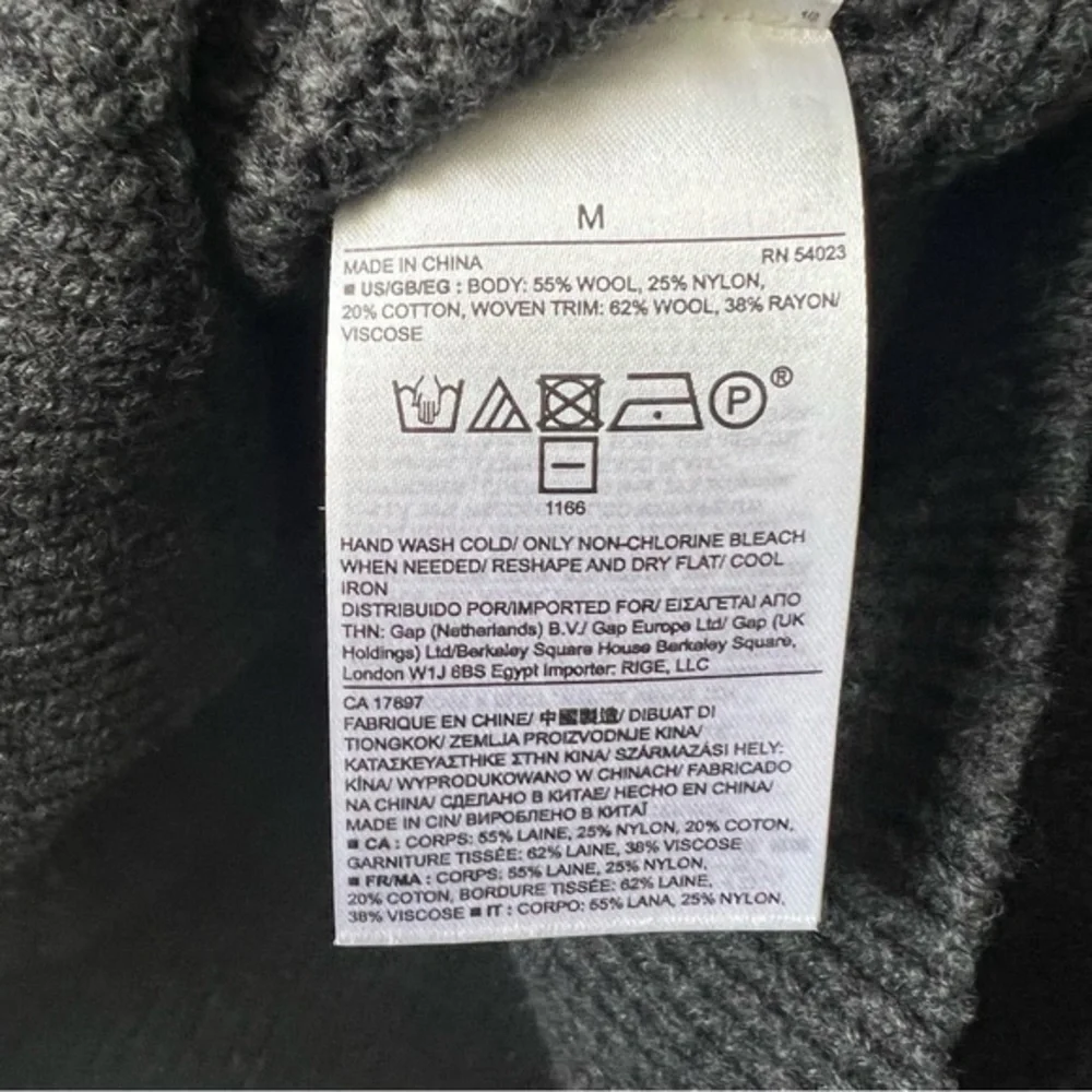 Banana Republic Button Charcoal Gray‎ Sweater
